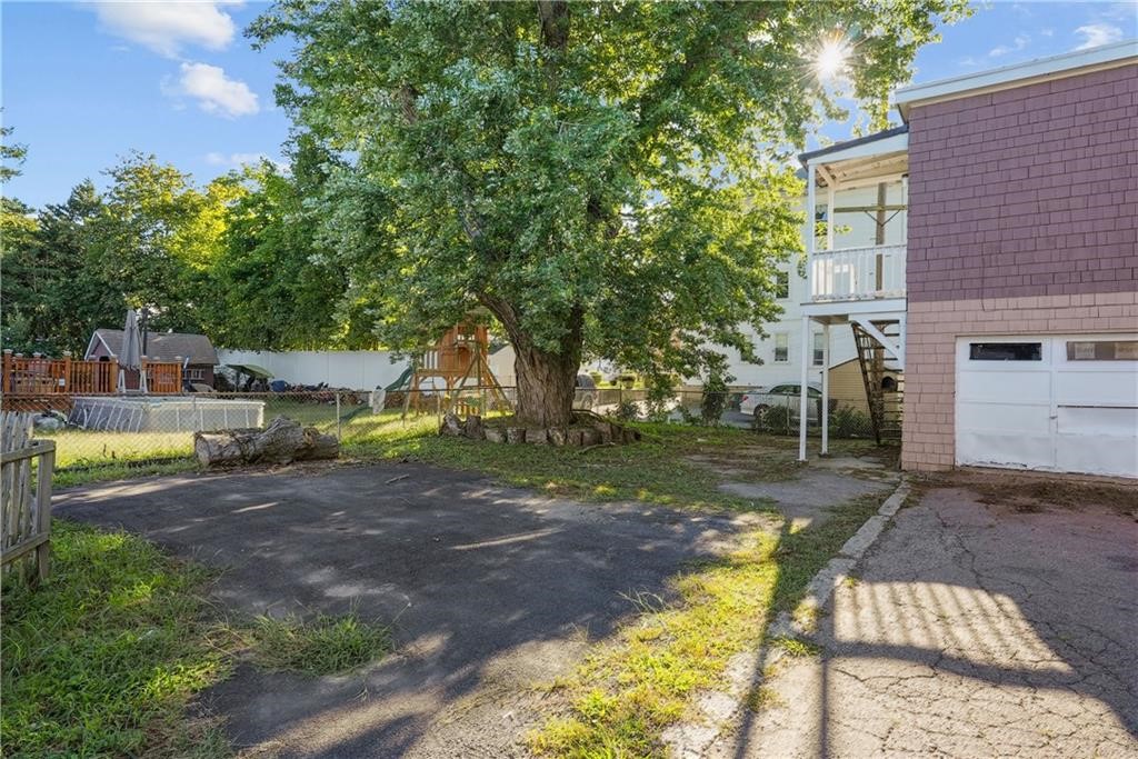 27 Heroux Avenue Woonsocket, RI 02895 - Photo 9 of 12