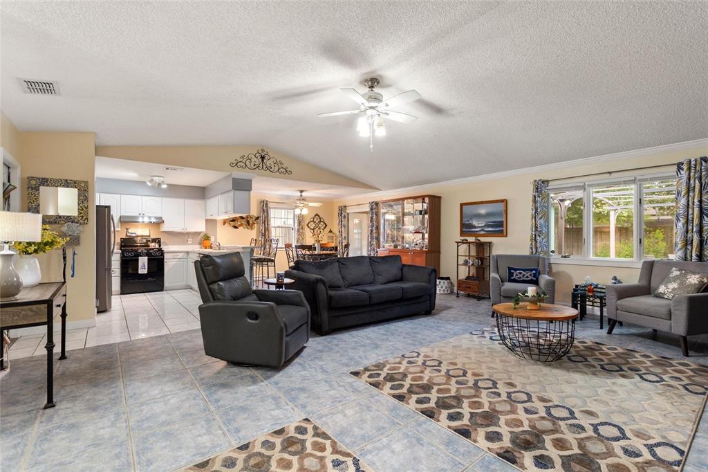 3305 Fox Ridge Drive Winter Haven, FL 33884 - Photo 4 of 28