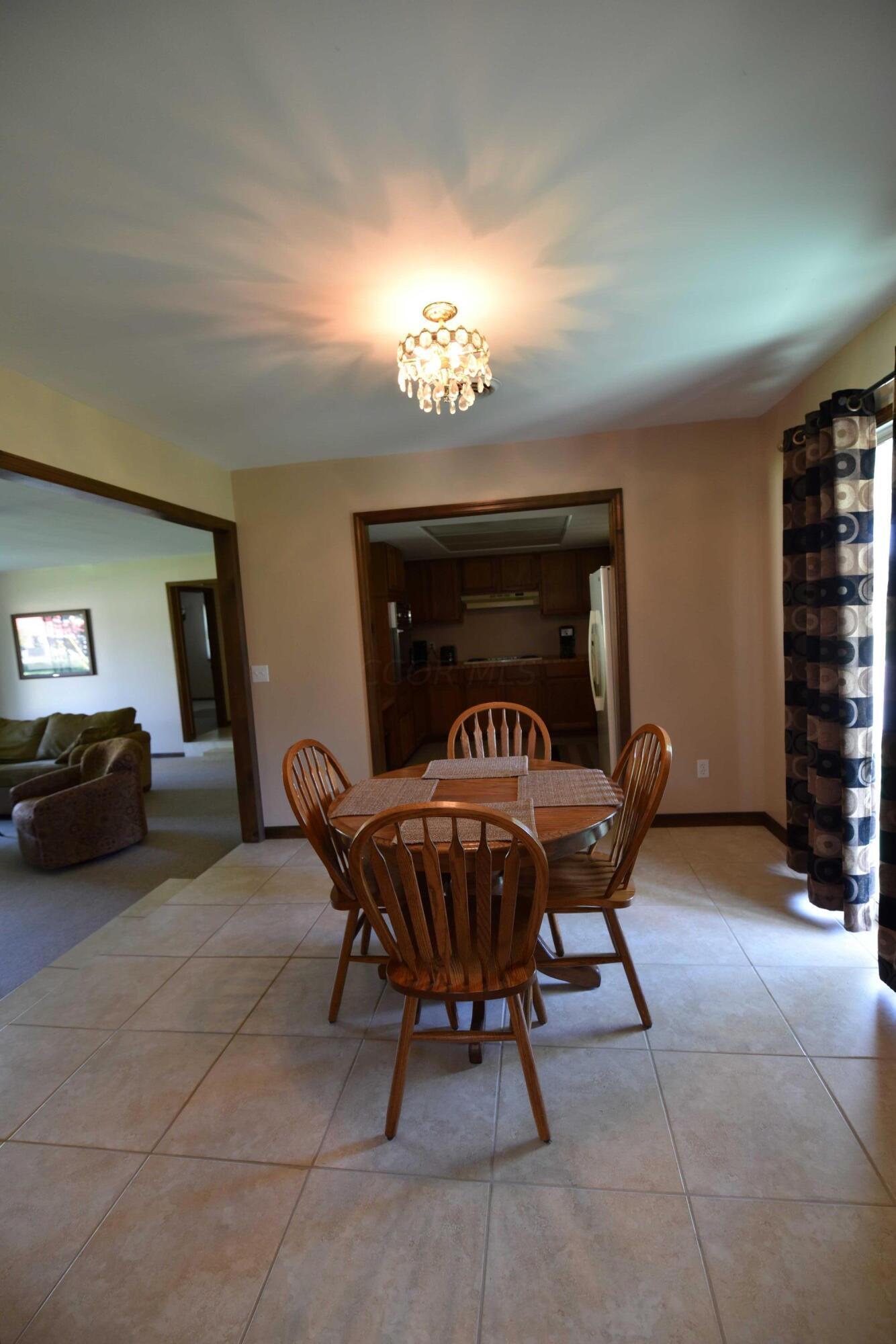 7130 Big Walnut Road Galena, OH 43021 - Photo 10 of 17 Dining room