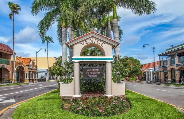 $349,000 | 247 Southampton Lane, Unit 272, Venice, FL 34293