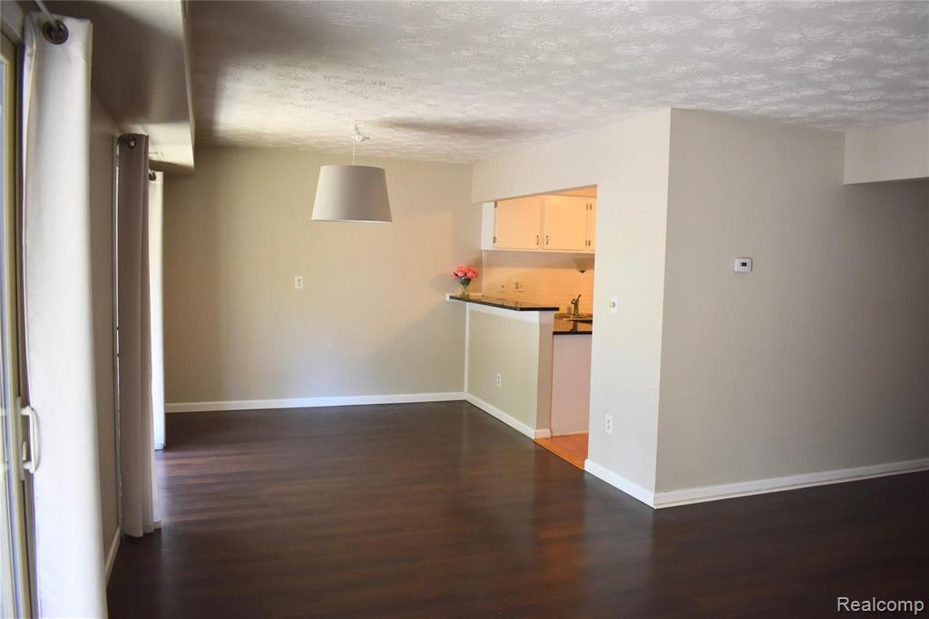 1687 Riverside Drive Rochester Hills, MI 48309 - Photo 8 of 58