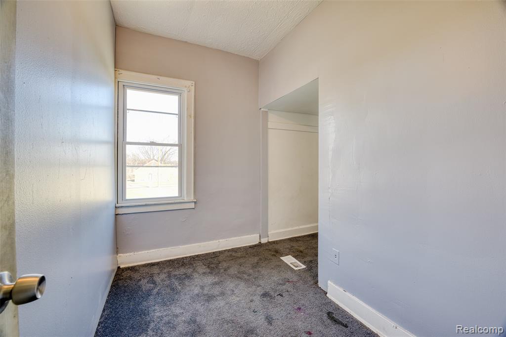 12875 Steel Street Detroit, MI 48227 - Photo 21 of 34