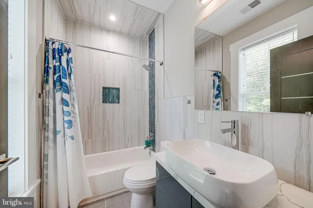 $2,295,000 | 9908 Blake Lane, Oakton, VA 22124