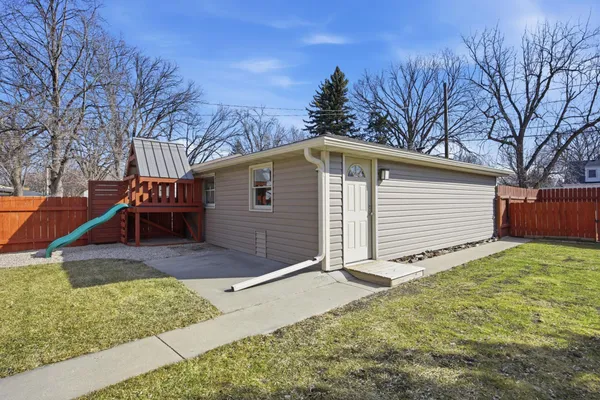 $313,000 | 1249 2nd Street North, Fargo, ND 58102