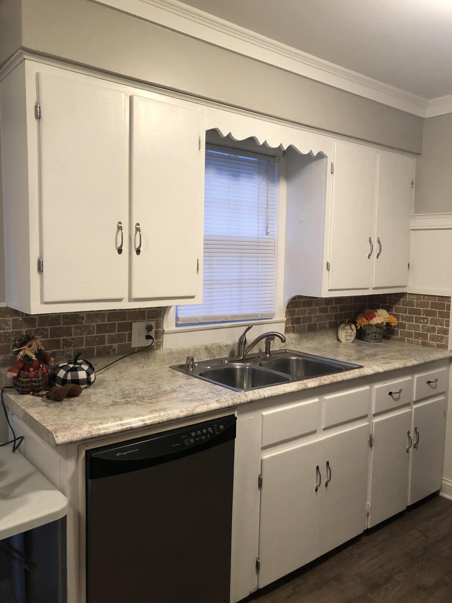 628 Harrison Street Belding, MI 48809 - Photo 8 of 21 Kitchen
