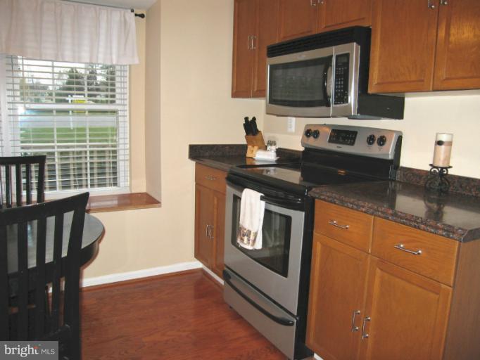 100 Seneca Ridge Drive Sterling, VA 20164 - Photo 2 of 7 Kitchen