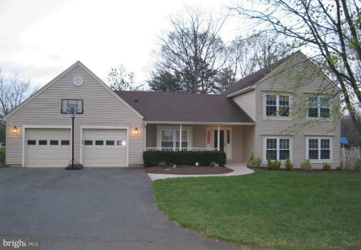 100 Seneca Ridge Drive Sterling, VA 20164 - Photo 7 of 7 Exterior (Front)