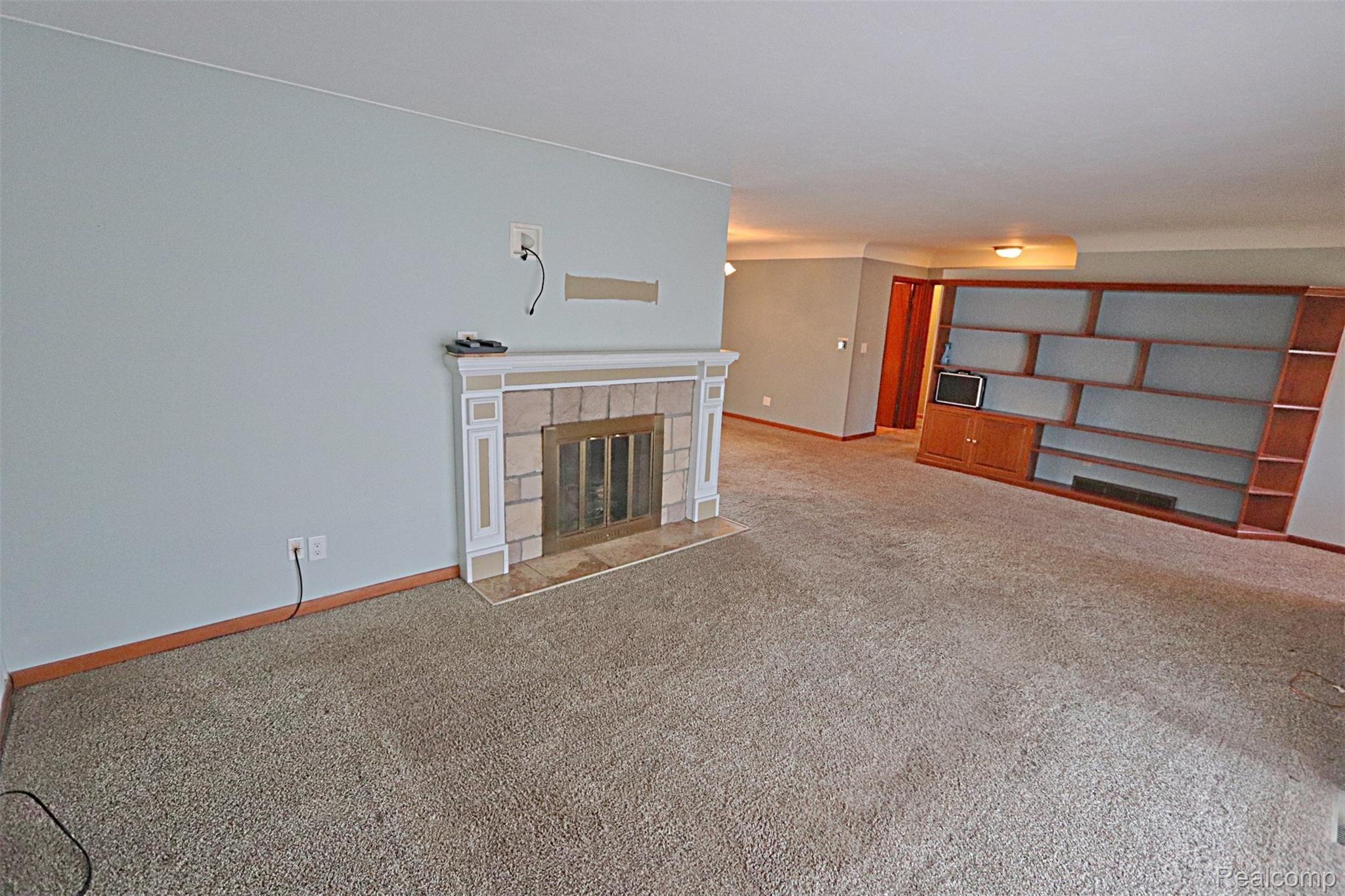 21419 Meridian Road Grosse Ile, MI 48138 - Photo 18 of 41 IMG_4777_InPixio.jpg