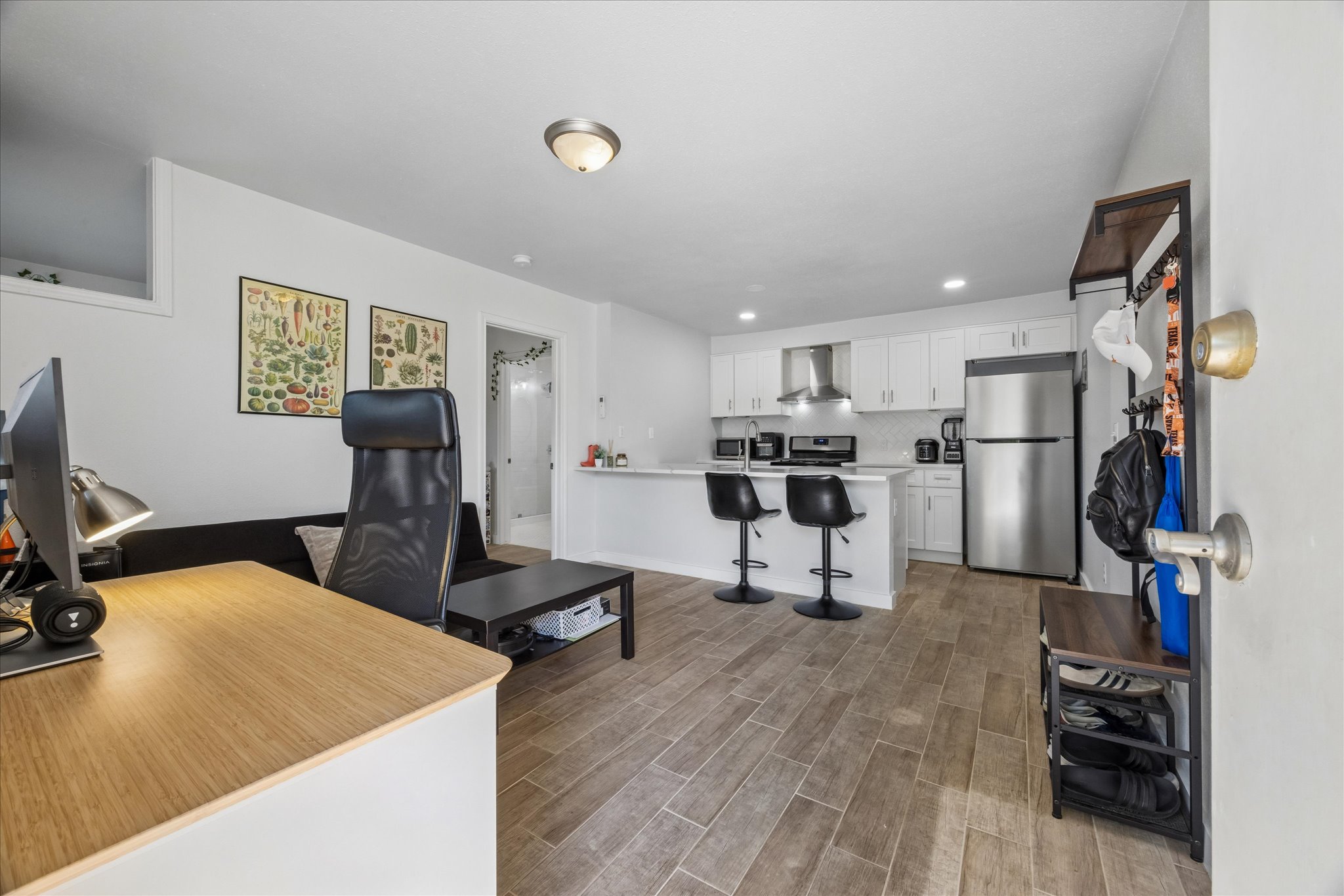 304 East 33rd Street, Unit 4 Austin, TX 78705 - Photo 7 of 15 Living room/study area/office