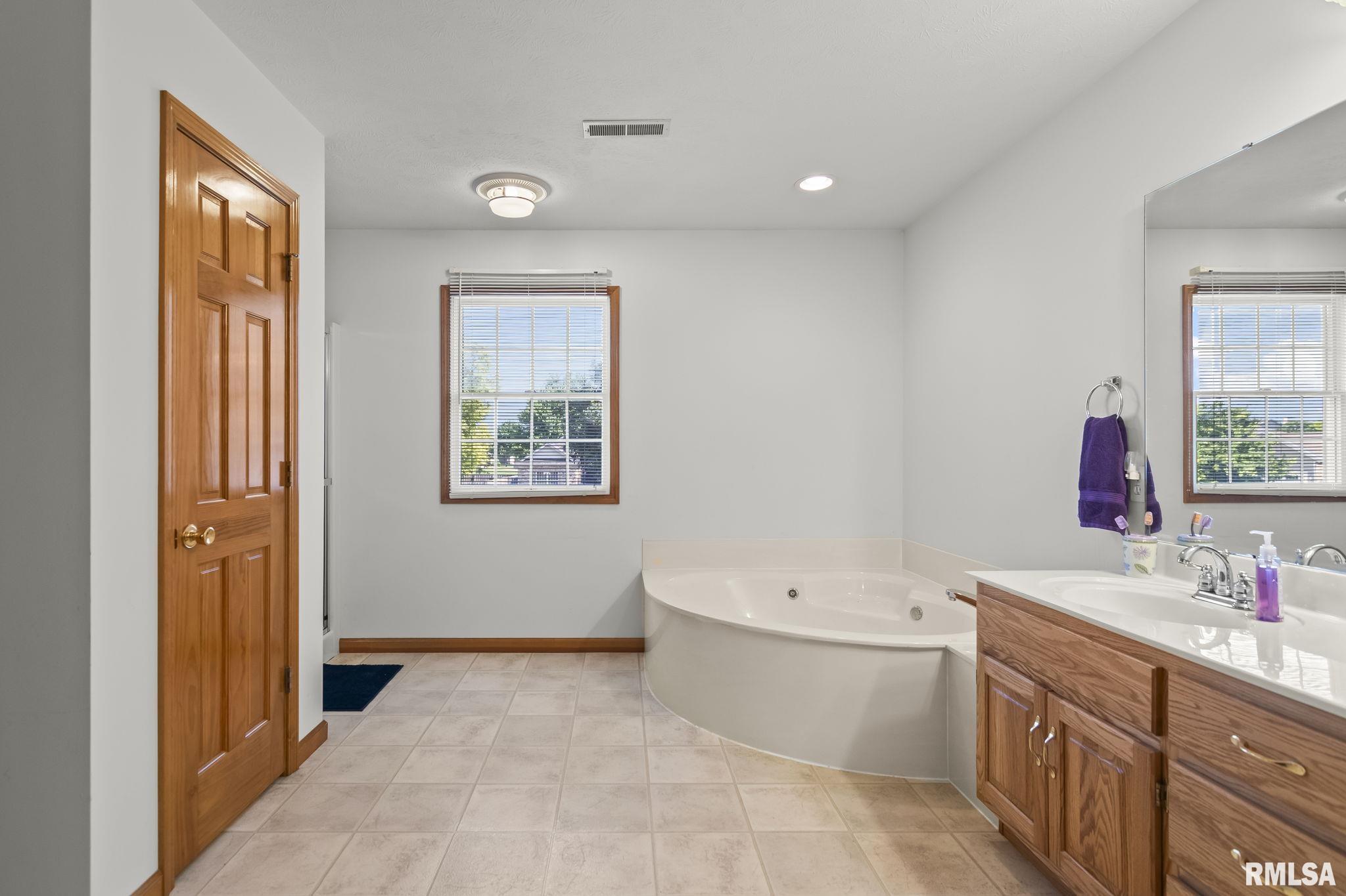 3908 Thackeray Drive Springfield, IL 62711 - Photo 29 of 43