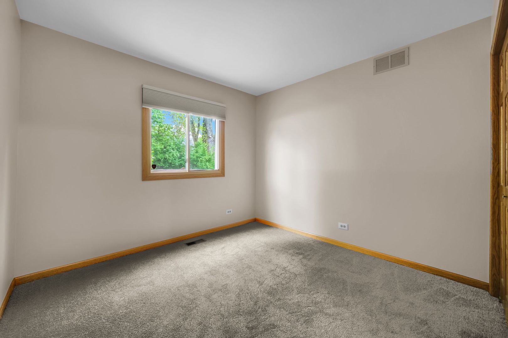 S075 Pleasant Hill Road Wheaton, IL 60187 - Photo 15 of 31