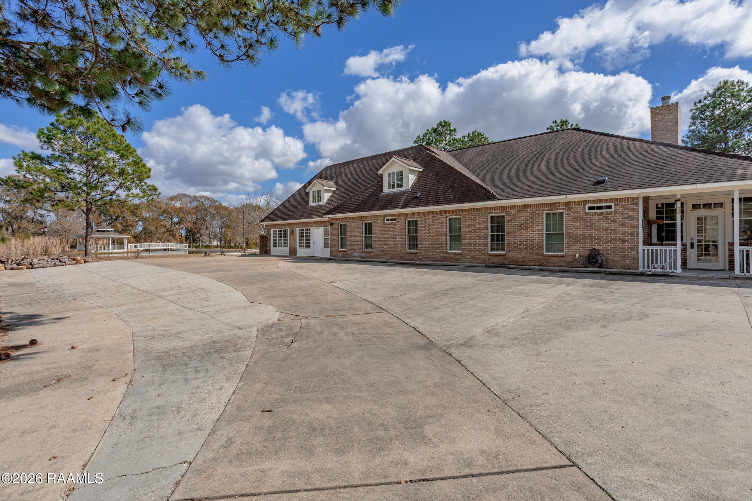 130 Percy Road Lafayette, LA 70506 - Photo 5 of 49 130 Percy Road open parking spaces