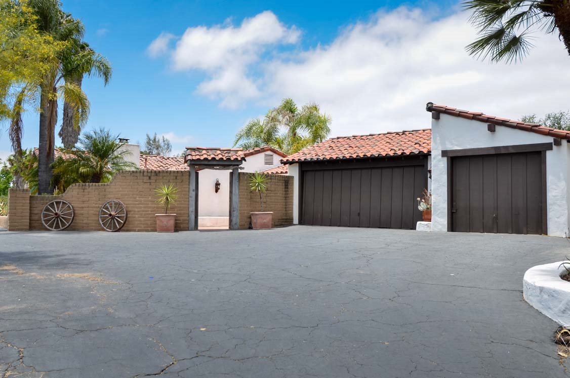 134 Morro Hills Road Fallbrook, CA 92028 - Photo 2 of 25