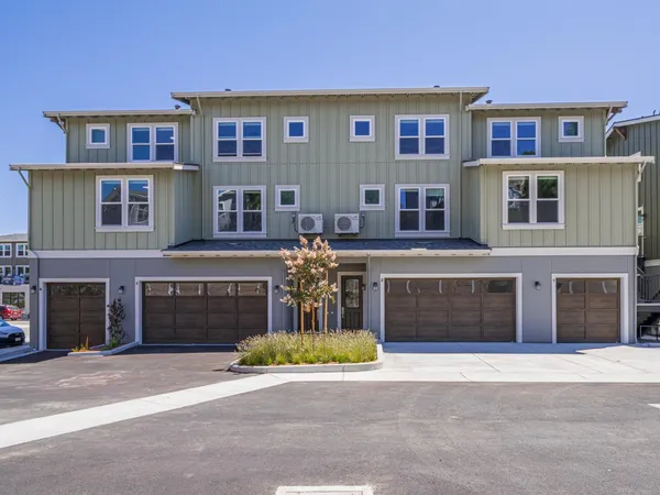 $1,225,000 | 131 Aptos Vlg Way, Unit 4, Aptos, CA 95003