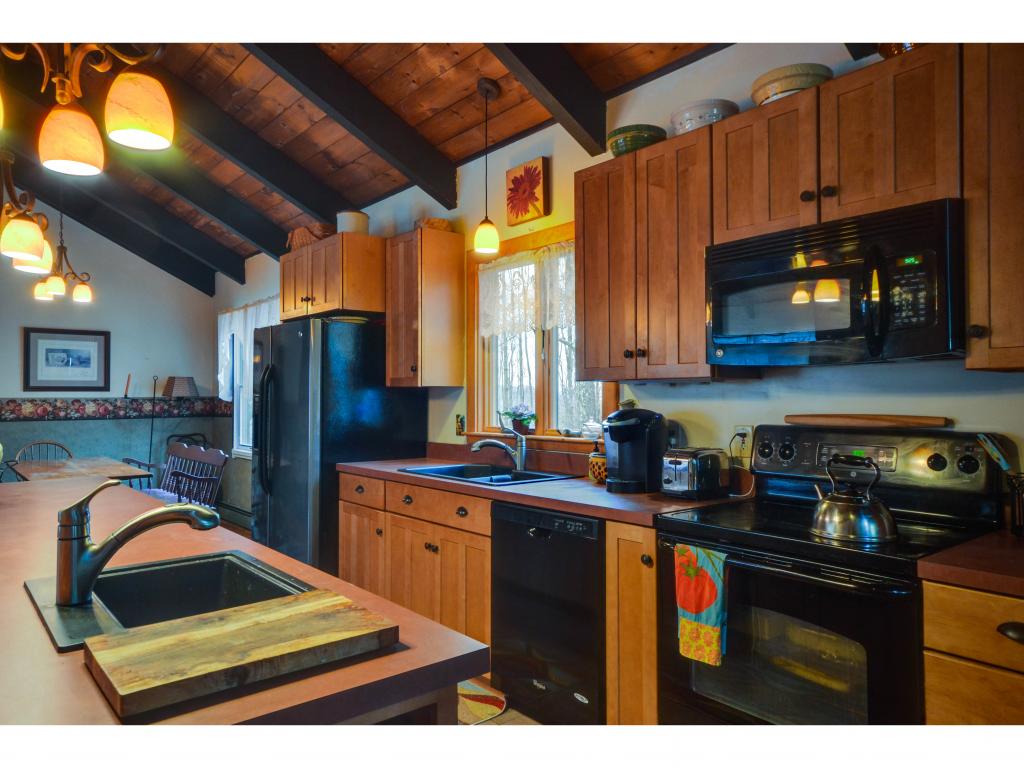 747 Stonefence Road Richmond, VT 05477 - Photo 5 of 31 Gallery Image 5