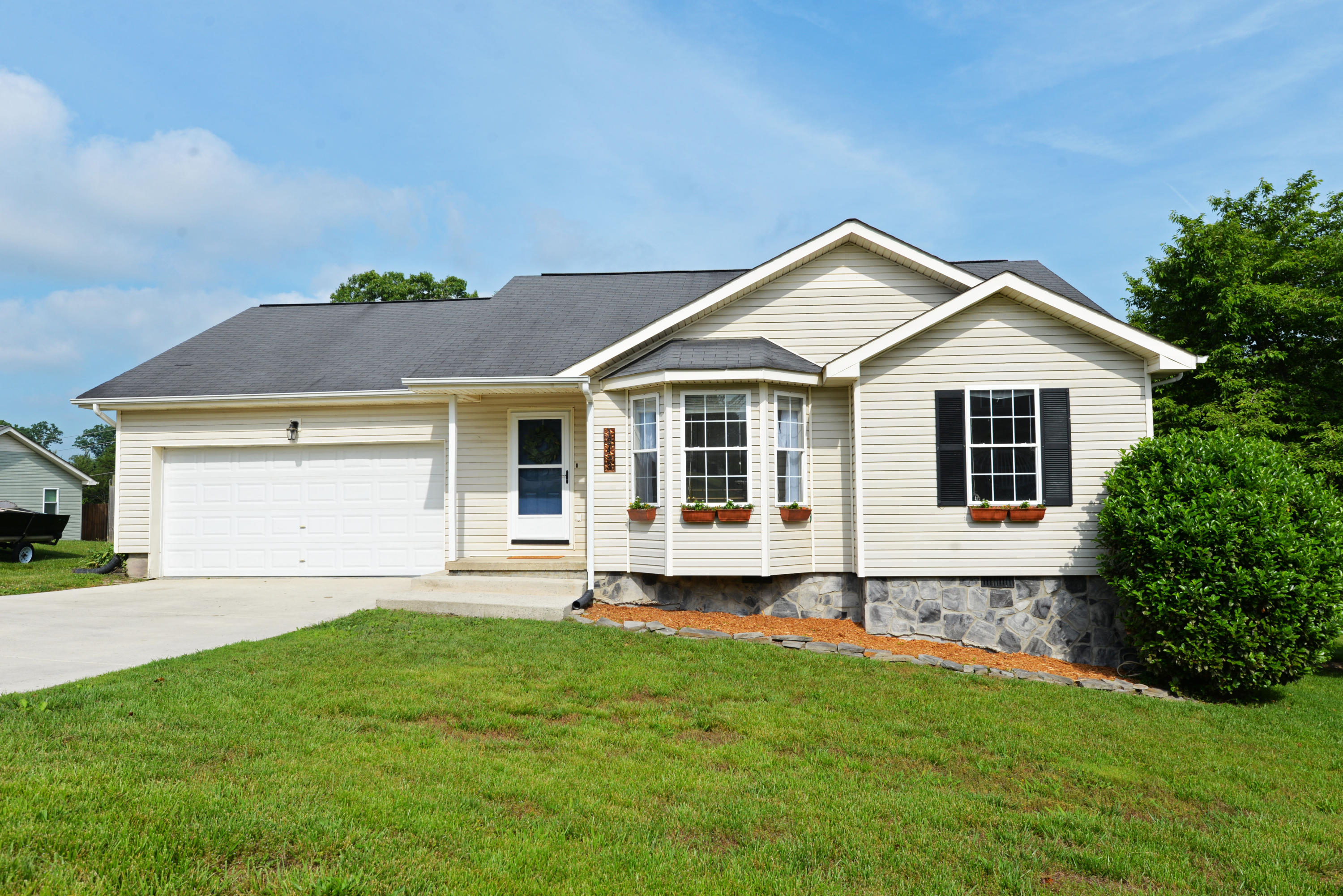 12433 Pendergrass Road Soddy-Daisy, TN 37379 - Photo 1 of 24 Front view