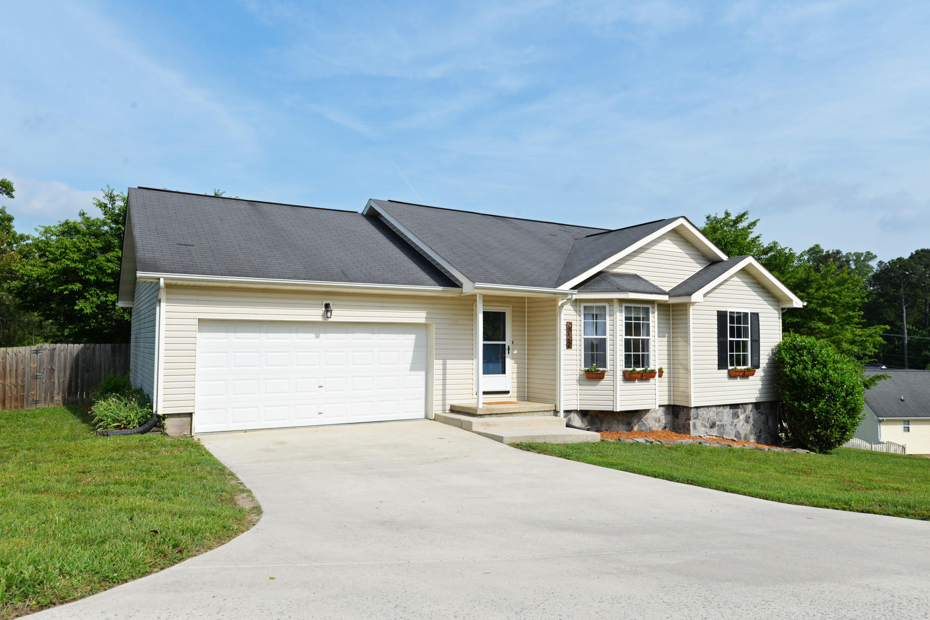 12433 Pendergrass Road Soddy-Daisy, TN 37379 - Photo 2 of 24 Front left