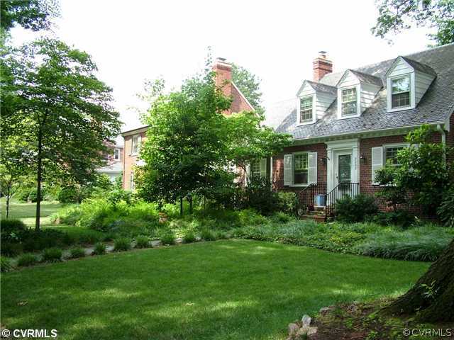 3309 Gloucester Road Richmond, VA 23227 - Photo 9 of 9 Exterior Front - view of front yard landscaping an