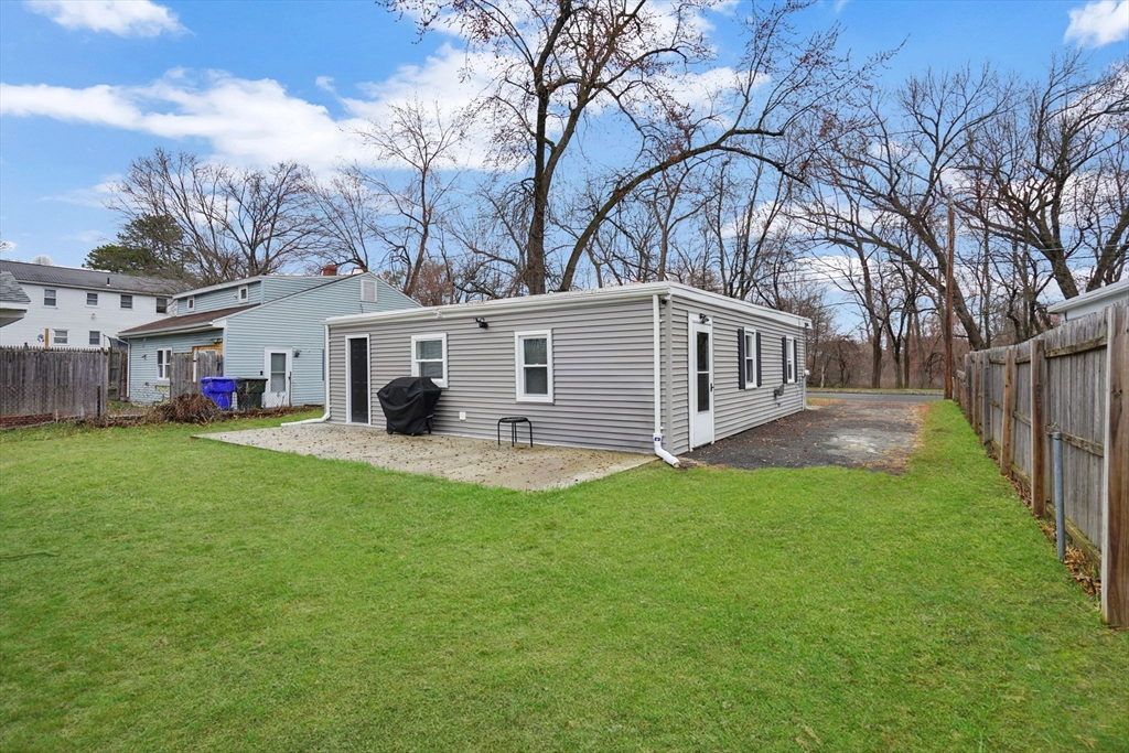 130 Fieldston Street Springfield, MA 01119 - Photo 24 of 28