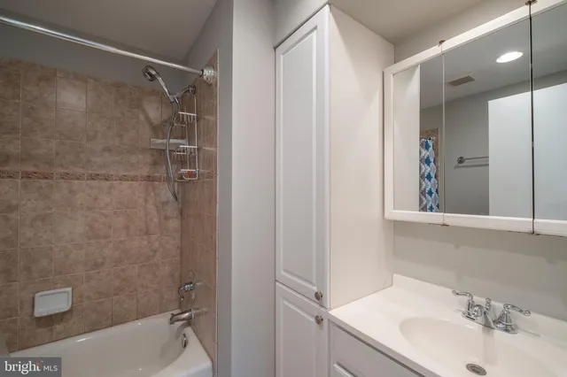 $3,450 | 8120 Cambourne Court, Derwood, MD 20855