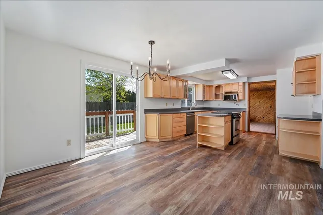 $459,900 | 1212 East Ustick Road, Caldwell, ID 83607