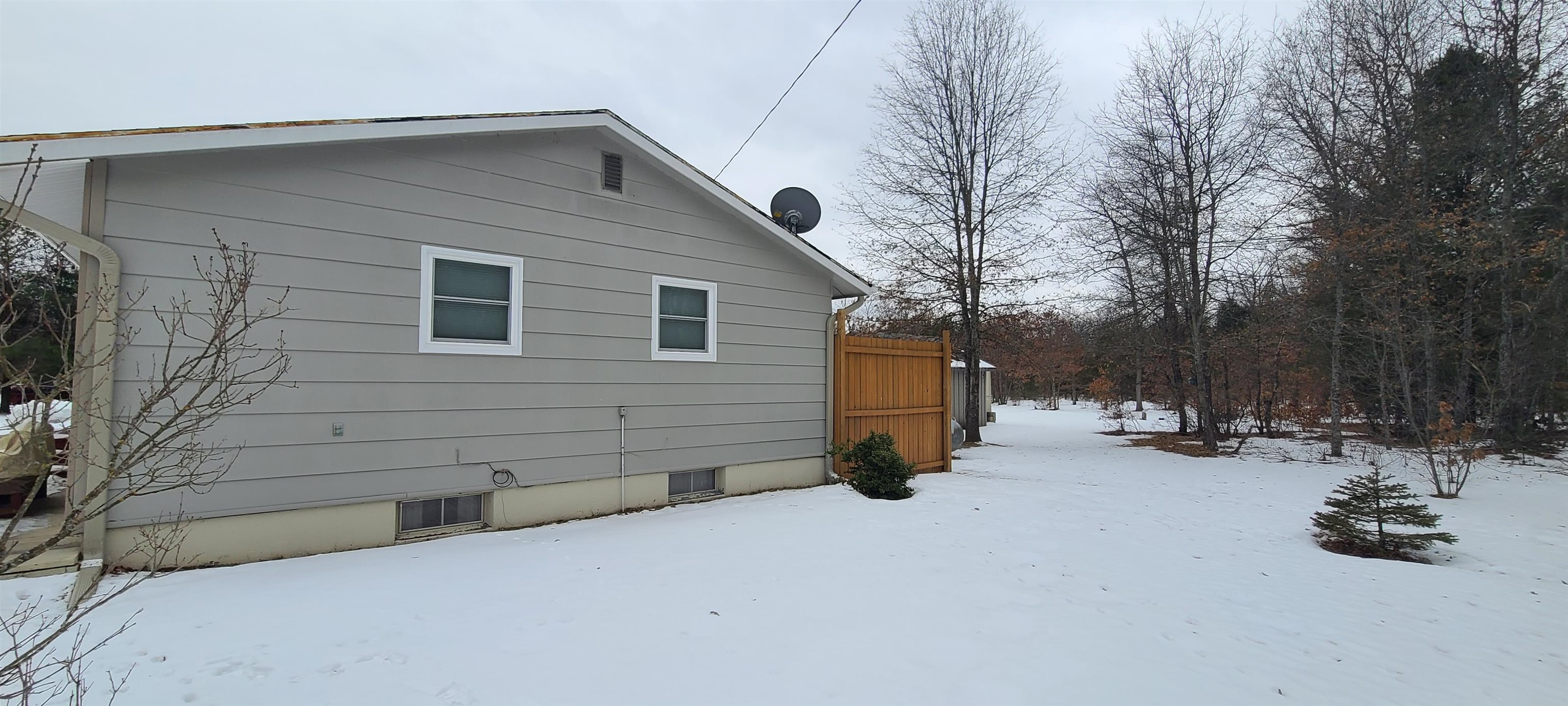 184 North Tippy Dam Road Wellston, MI 49689 - Photo 4 of 36 1897318-3.JPG