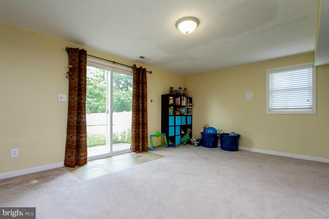 712 Ferguson Road Joppa, MD 21085 - Photo 14 of 19 Family Room