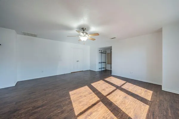 $3,100 | 7042 Hedgebrook Drive, Dallas, TX 75249