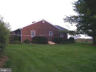 347 Dead End Road Lititz, PA 17543 - Photo 2 of 5