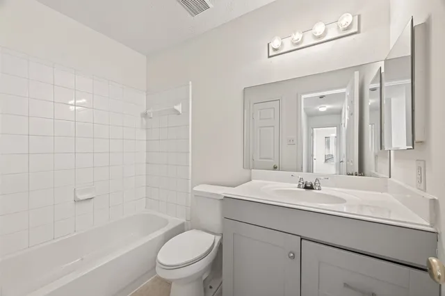 $2,000 | 2883 Lost Cove Court, Dickinson, TX 77539