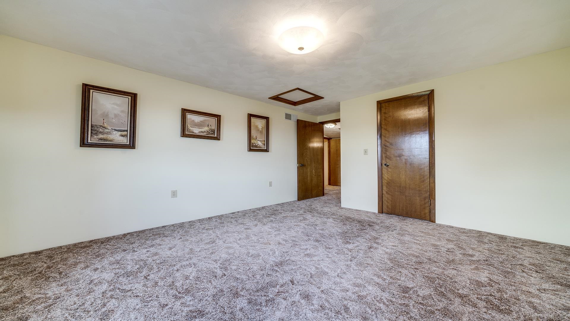 10245 West Penn Corner Road Polo, IL 61064 - Photo 23 of 48 a view of an empty room