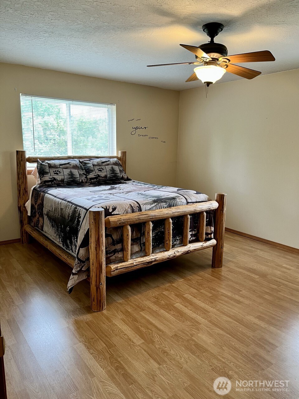 1369 SR 6 Chehalis, WA 98532 - Photo 31 of 39 a bedroom with a bed and a large window
