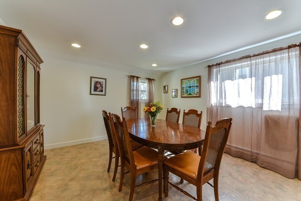 47 Westlake Road Natick, MA 01760 - Photo 9 of 24