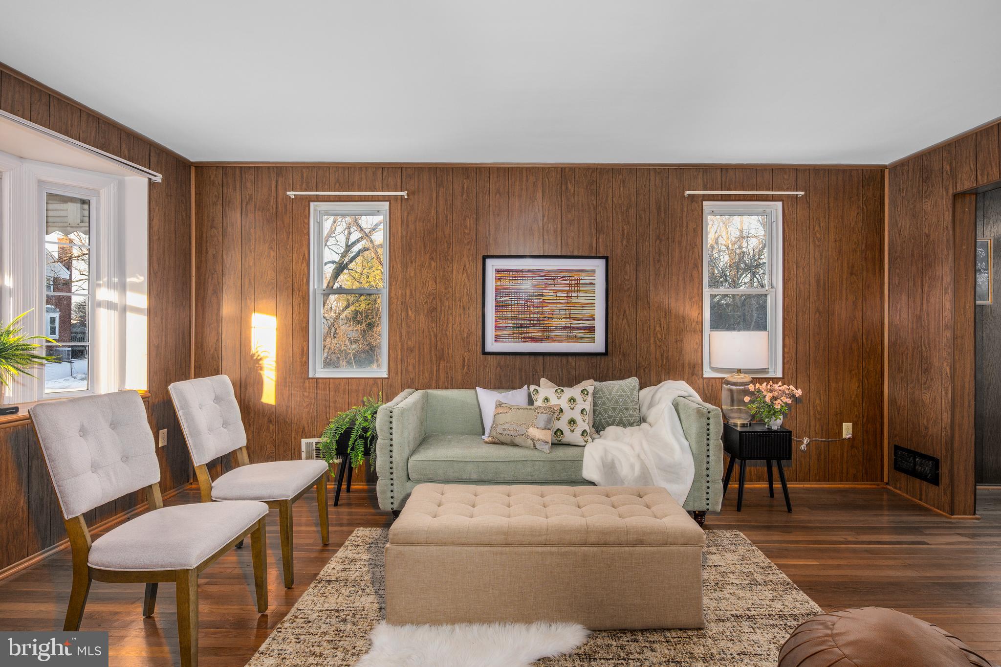 1903 Quentin Road Baltimore, MD 21222 - Photo 3 of 26 Living Room