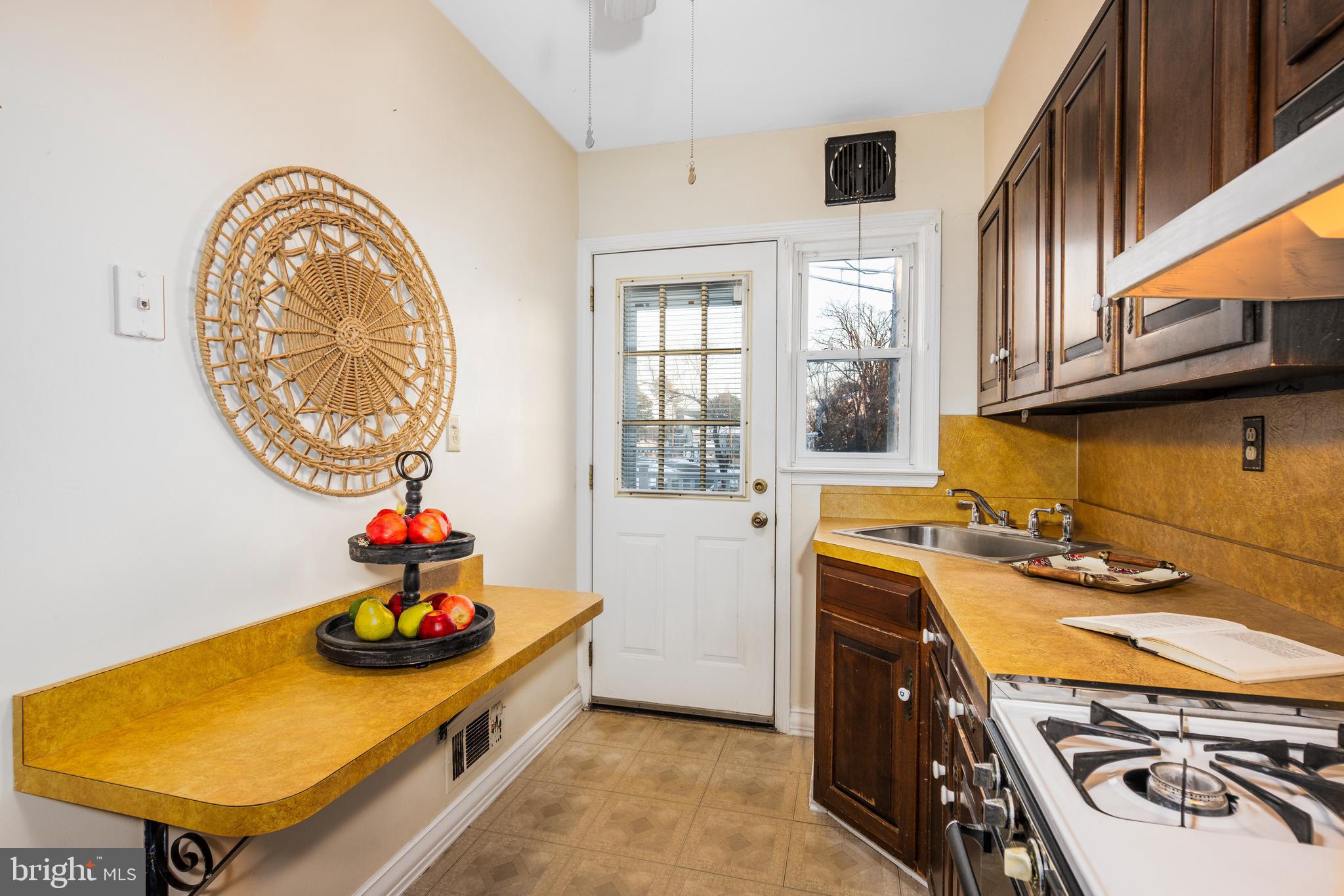 1903 Quentin Road Baltimore, MD 21222 - Photo 9 of 26 Kitchen