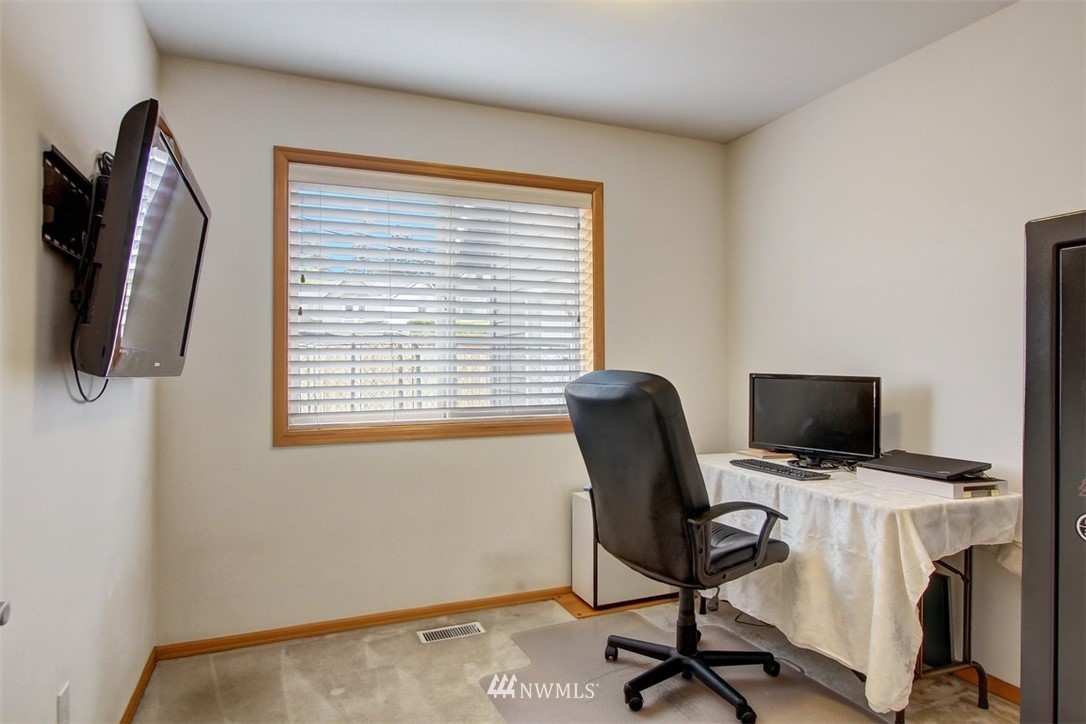 19006 33rd Avenue Southeast Bothell, WA 98012 - Photo 14 of 30 Gallery Image 14