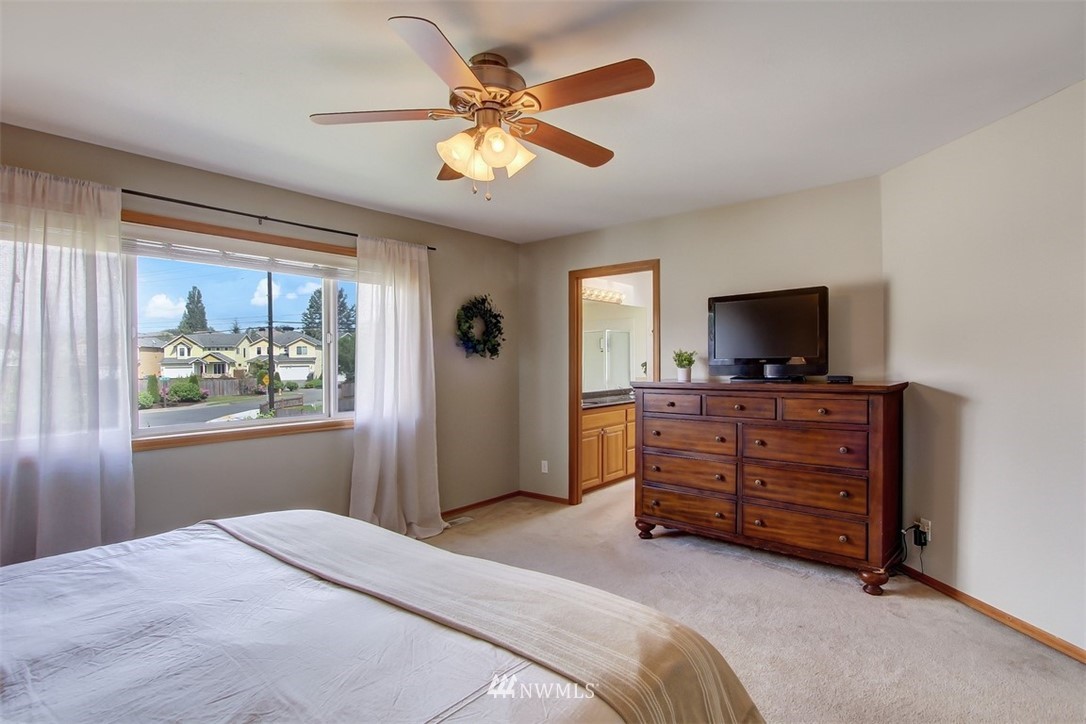 19006 33rd Avenue Southeast Bothell, WA 98012 - Photo 20 of 30 Gallery Image 20