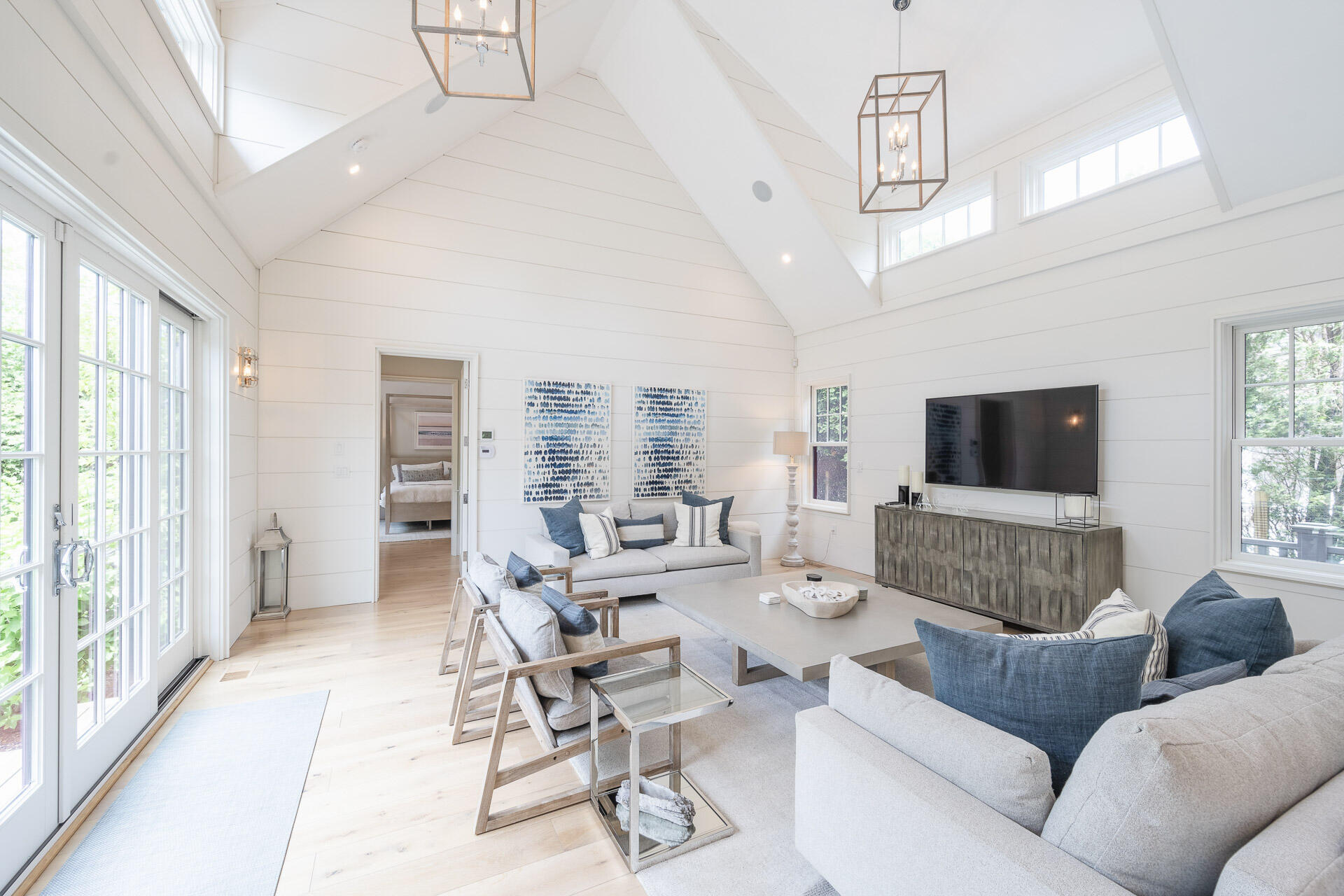 9 B Pilgrim Road Nantucket, MA 02554 - Photo 11 of 42 9B Pilgrim 11
