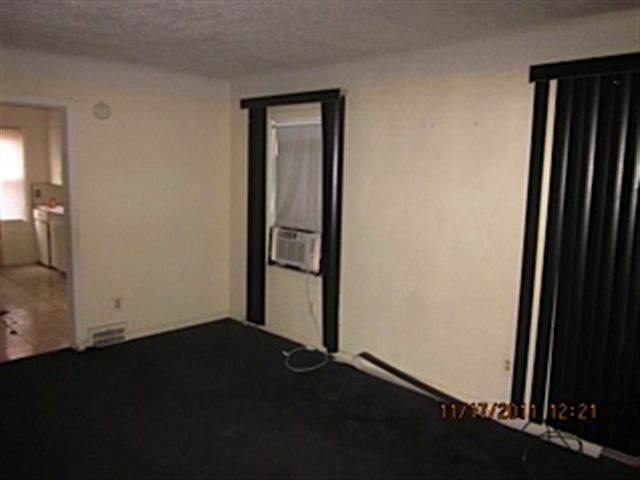 13550 Greenview Road Detroit, MI 48223 - Photo 3 of 8 31081014-2.JPG