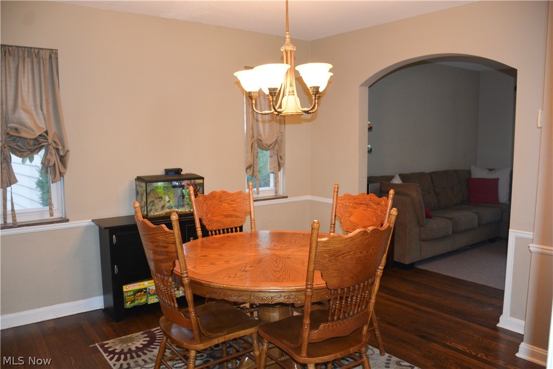 4046 Ellison Road Cleveland, OH 44121 - Photo 9 of 29 dining room