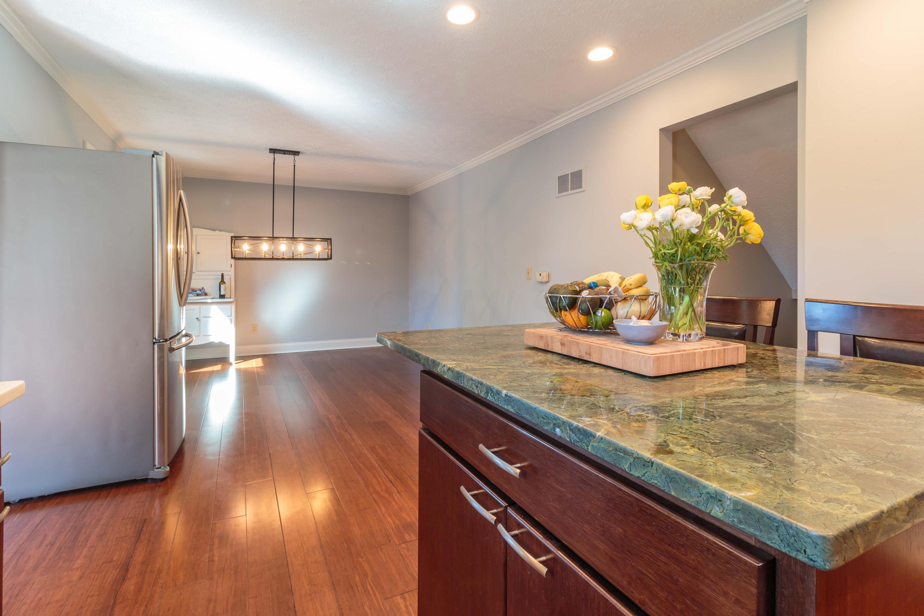 5313 Roscommon Road Dublin, OH 43017 - Photo 19 of 46 Gallery Image 19