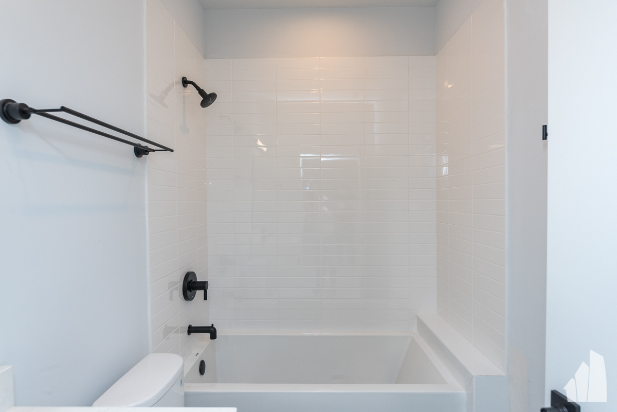 213 North Racine Avenue, Unit 201 Chicago, IL 60607 - Photo 13 of 17