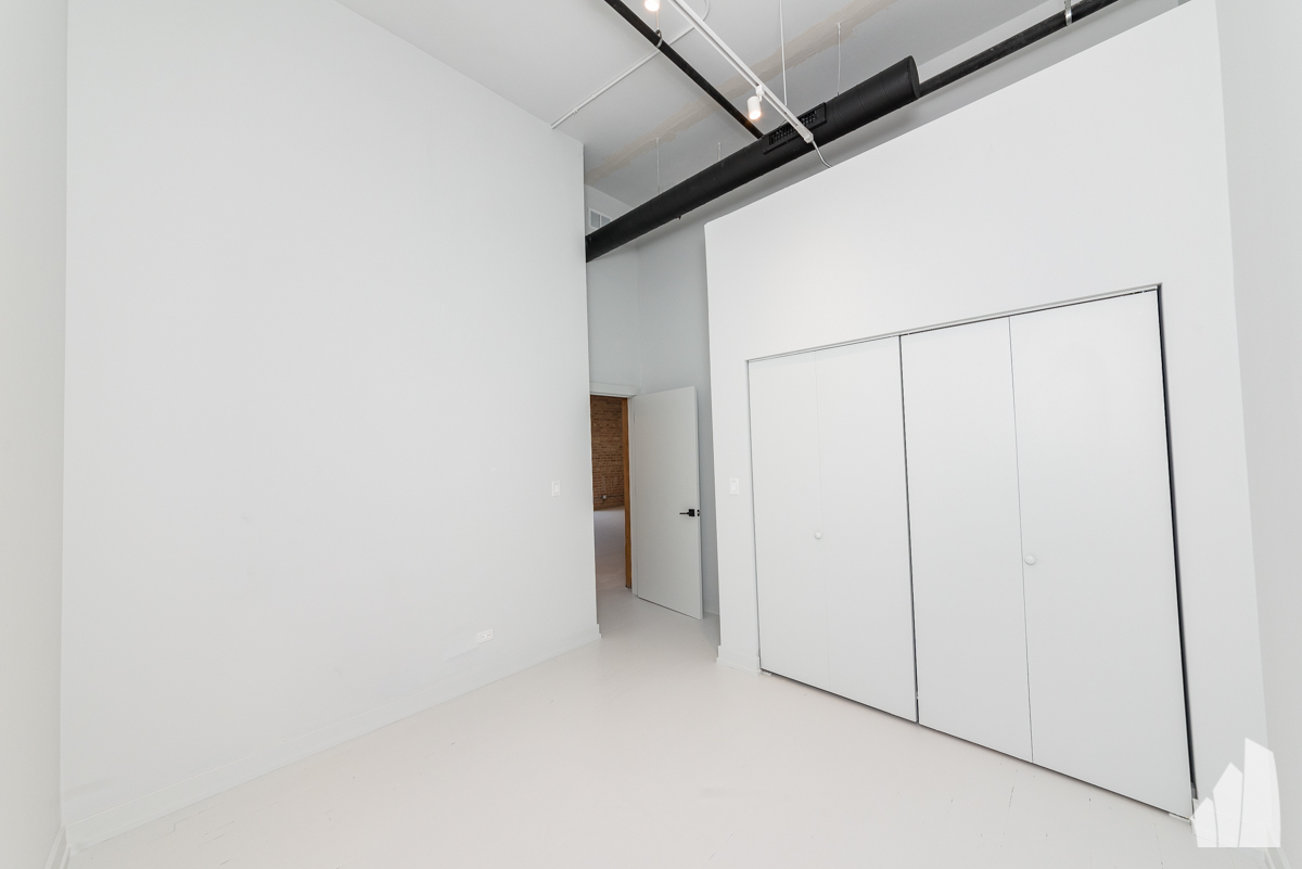 213 North Racine Avenue, Unit 201 Chicago, IL 60607 - Photo 7 of 17