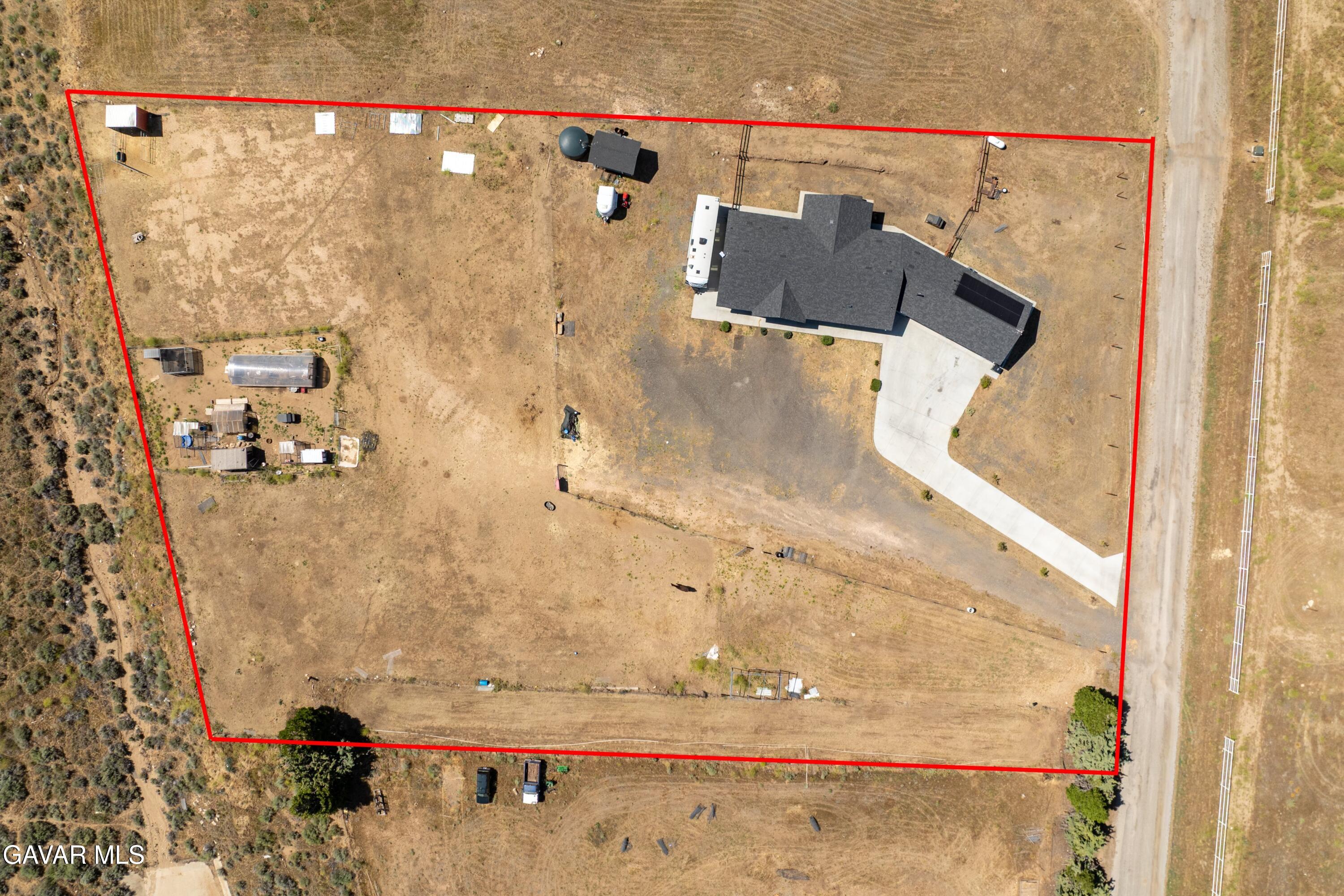 19900 Chinook Street Tehachapi, CA 93561 - Photo 27 of 38 21-DJI_0788-HDR-Edit