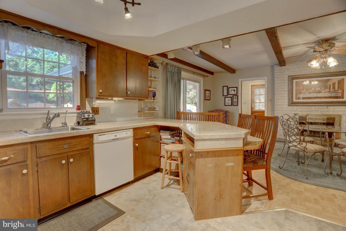 2819 Fiddlers Green Road Lancaster, PA 17601 - Photo 8 of 33