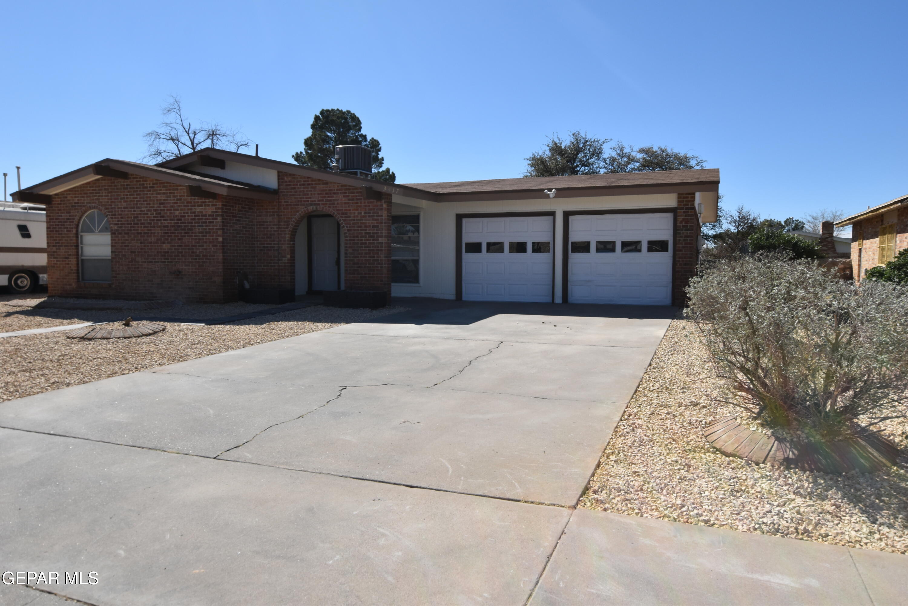 3417 Guthrie Street El Paso, TX 79935 - Photo 2 of 20 DSC_0066