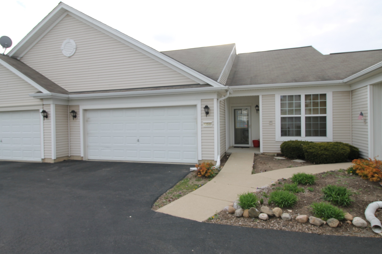 13588 Delaney Road Huntley, IL 60142 - Photo 1 of 26