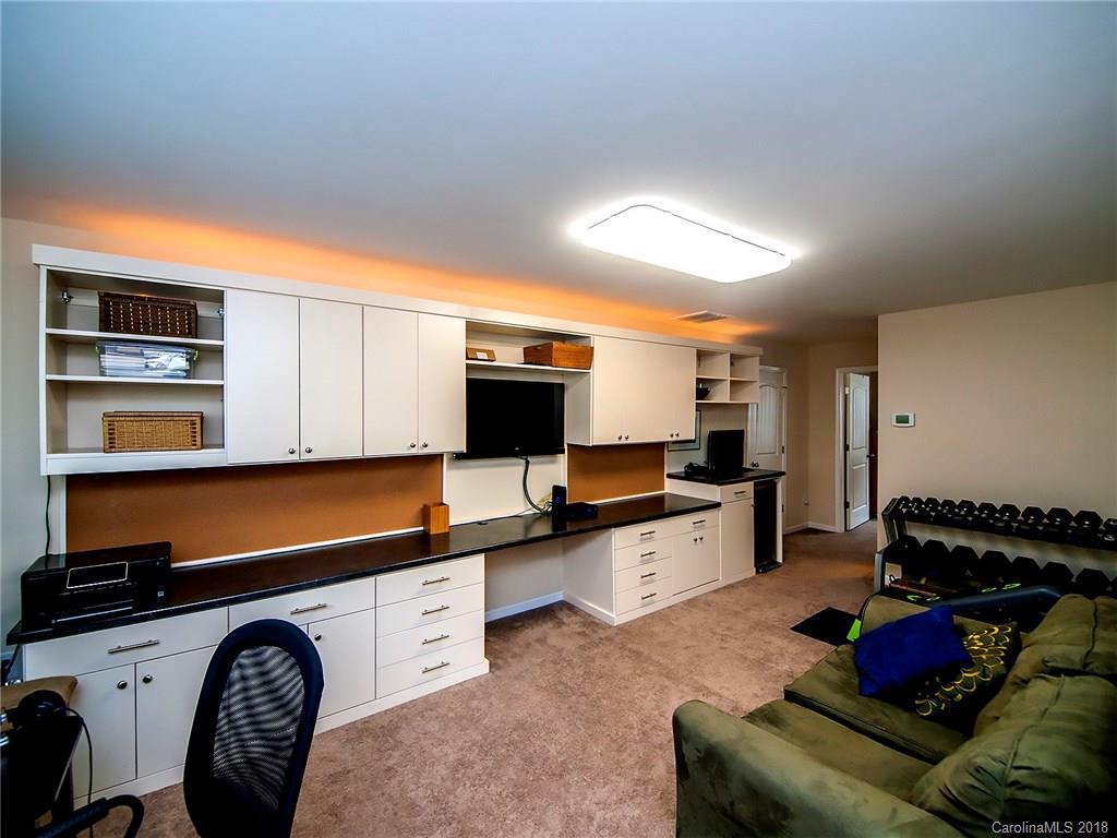 9035 Inverness Bay Road Charlotte, NC 28278 - Photo 29 of 36 Gallery Image 29