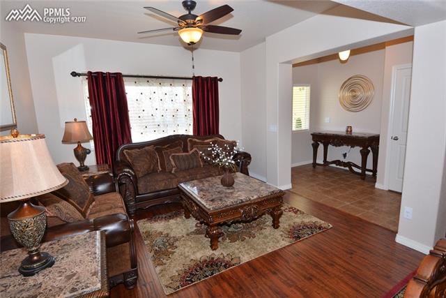 2295 Reed Grass Way Colorado Springs, CO 80915 - Photo 9 of 36 Gallery Image 9
