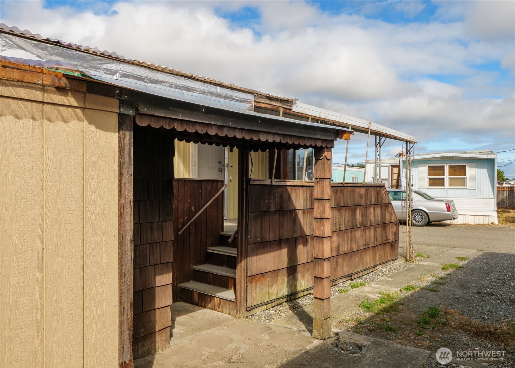 201 North 5th Avenue, Unit 19 Sequim, WA 98382 - Photo 5 of 25 a backyard of a house